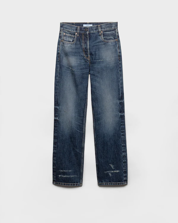 Jeans in denim lavato a gamba dritta