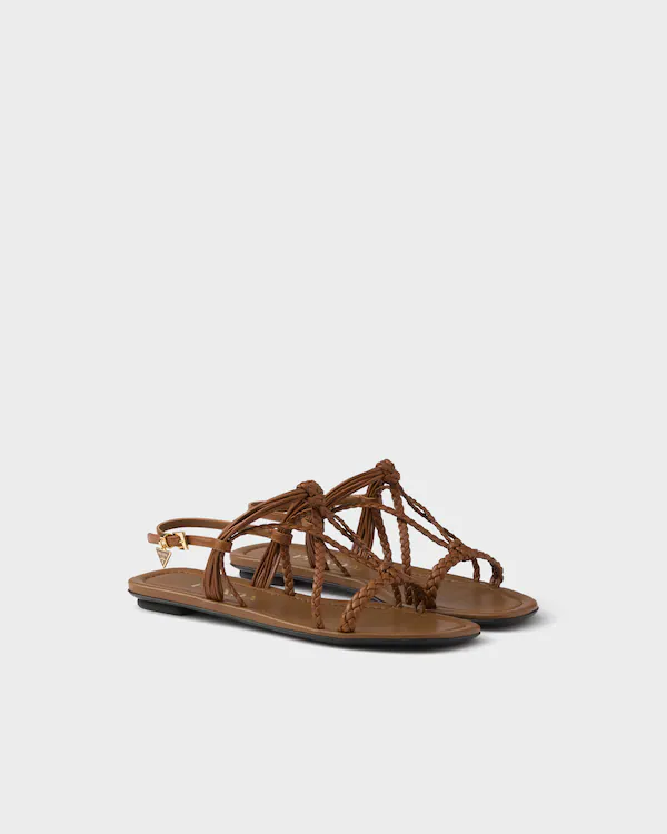 Sandali piani in pelle