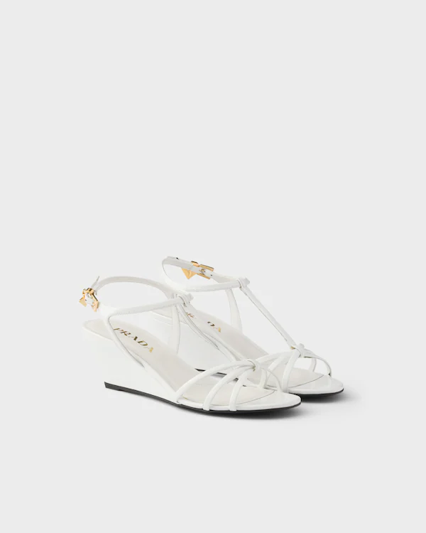 Sandali in pelle lucida