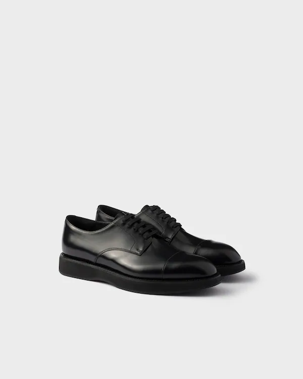 Scarpe in pelle spazzolata con lacci