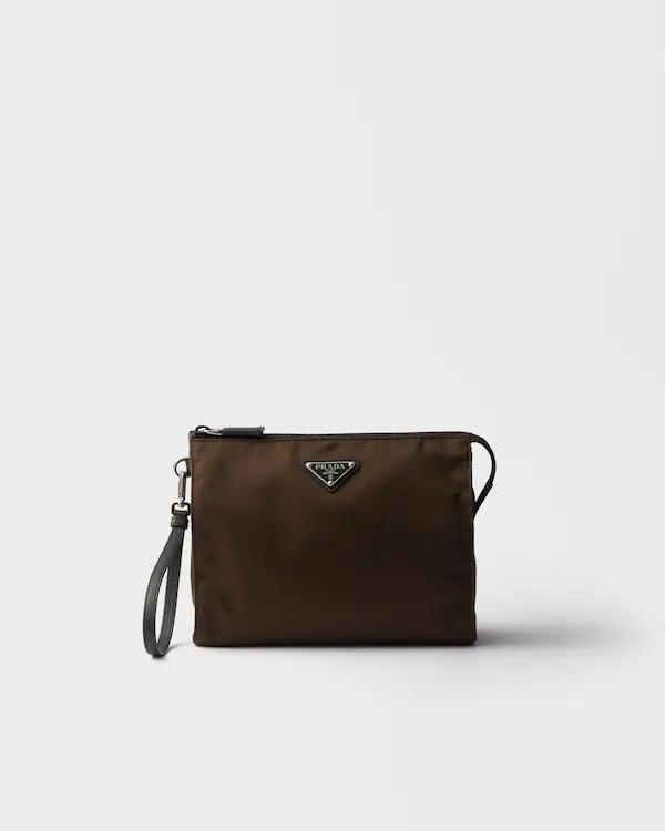 Necessaire in Re-Nylon e pelle Saffiano