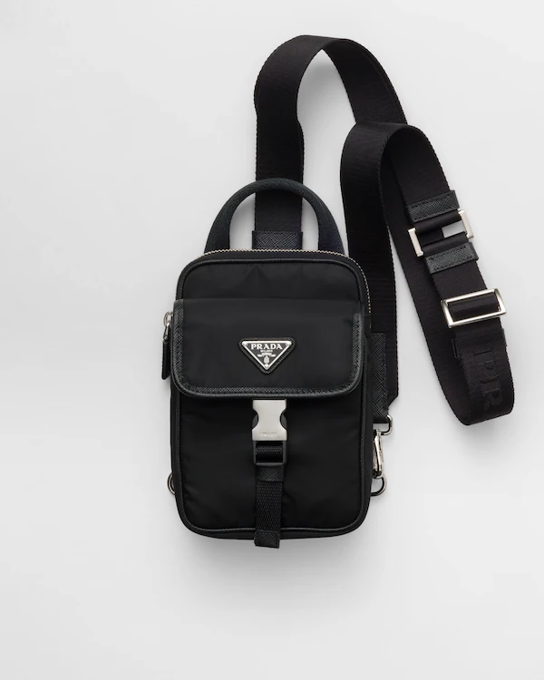 Custodia per smartphone in Re-Nylon e pelle Saffiano