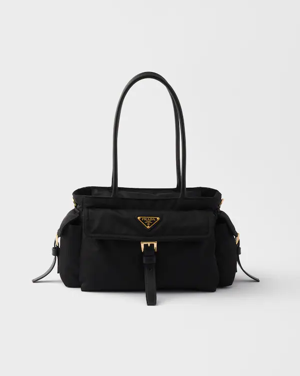 Borsa a tracolla Prada Explore in Re-Nylon e pelle Borsa a tracolla Prada Explore in Re-Nylon e pelle