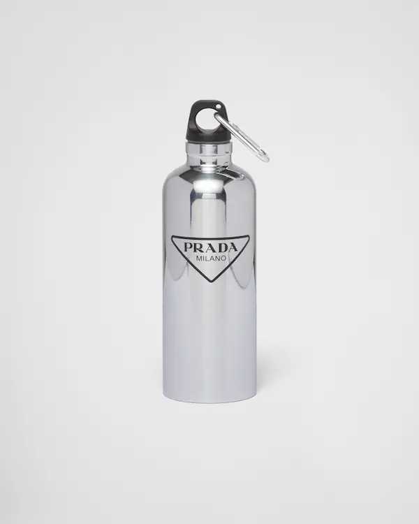 Bottiglia d'acqua in acciaio inossidabile isolata, 500 ml