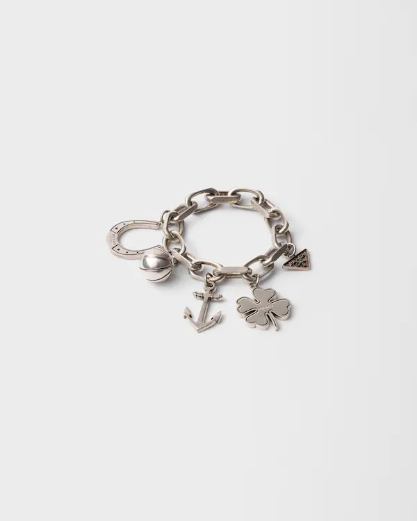 Bracciale con ciondoli in metallo Bracciale con ciondoli in metallo