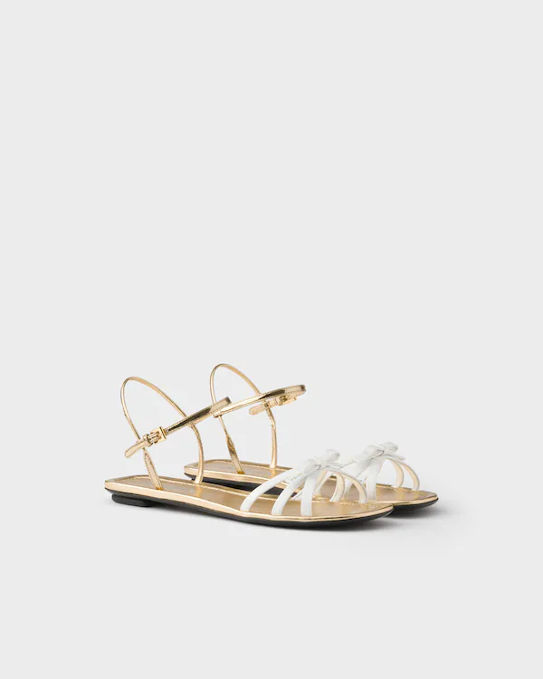 Sandali in pelle liscia e metallizzata