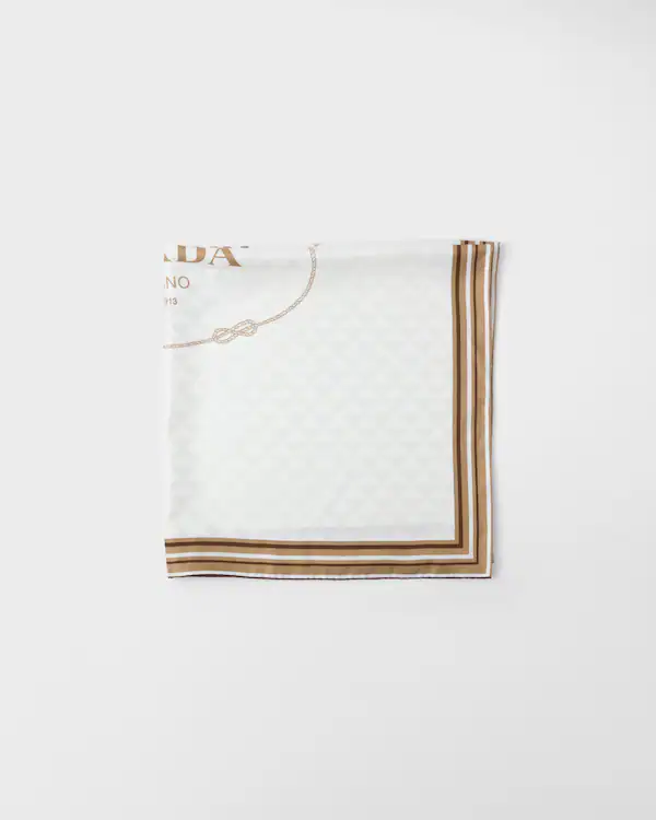 Sciarpa in seta twill con stampa jacquard 90