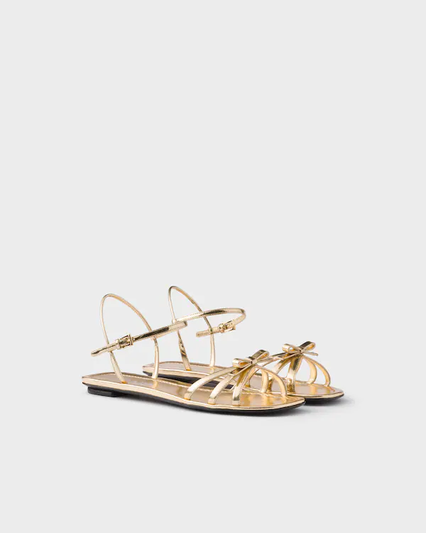 Sandali in pelle metallizzata piatti