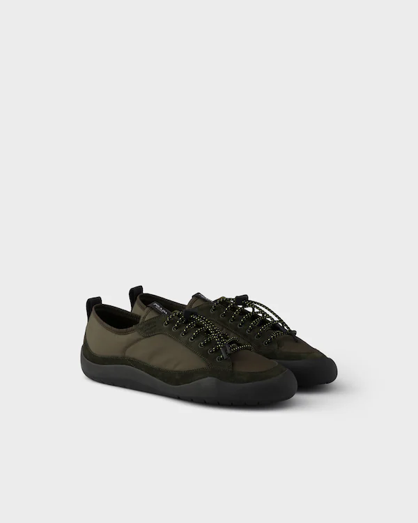 Scarpe da ginnastica in Re-Nylon e pelle scamosciata