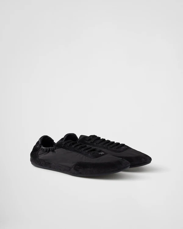 Scarpe da ginnastica in Re-Nylon e pelle scamosciata
