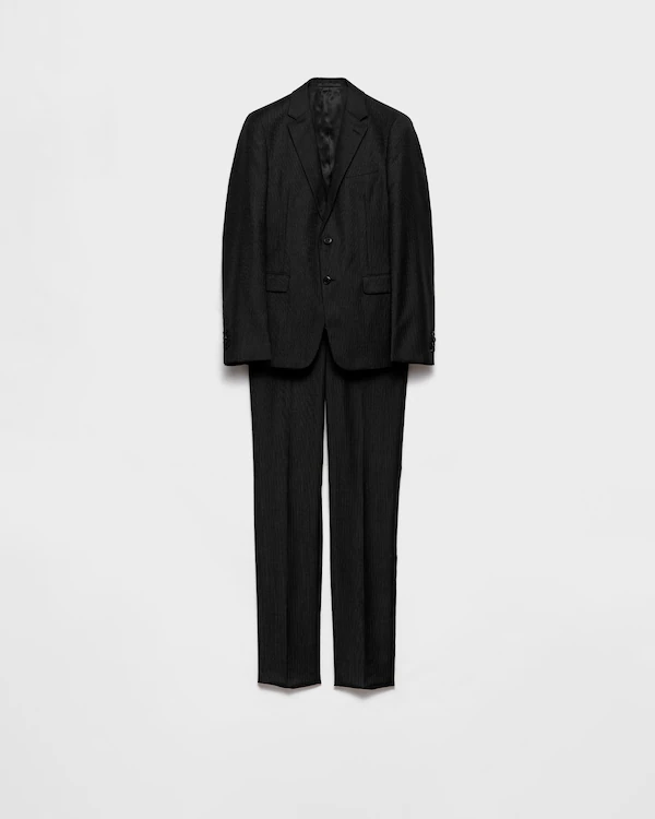 Abito in lana e cashmere con taglio monopetto